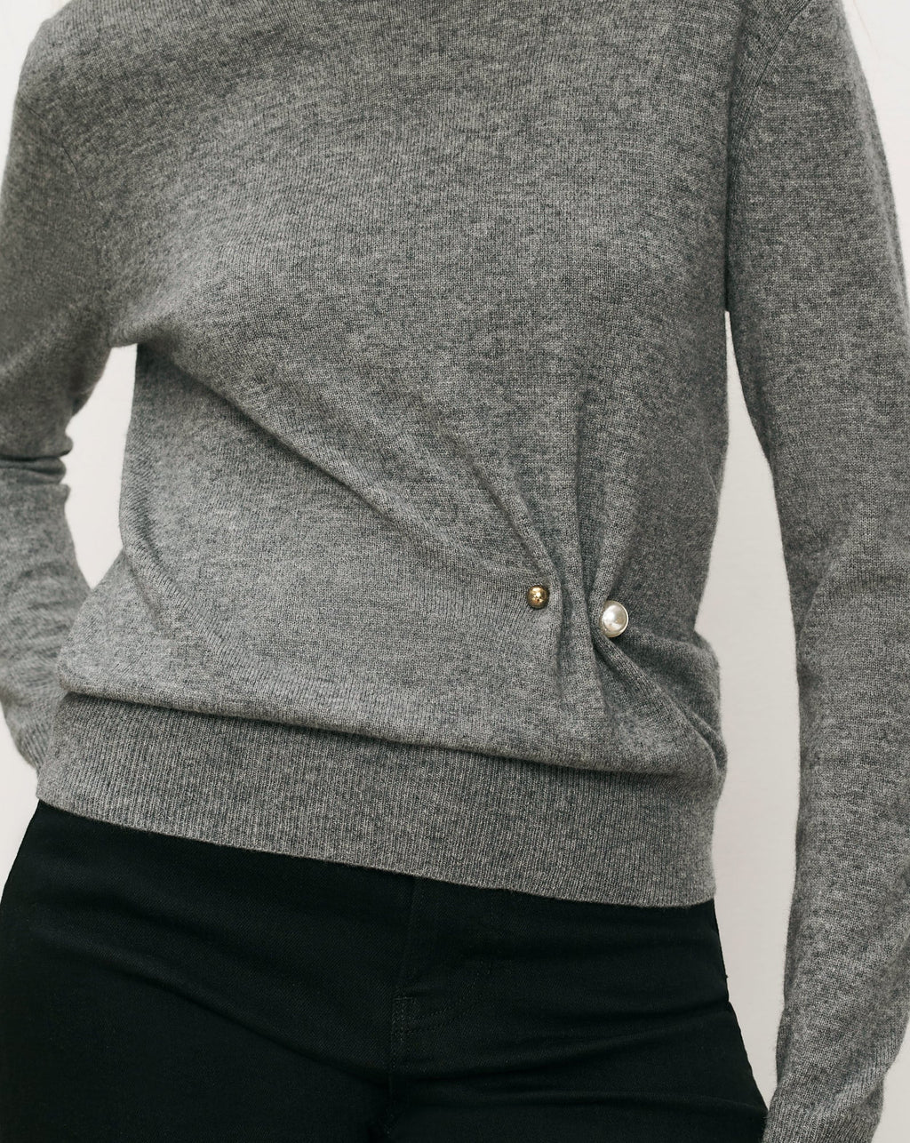 Frankie Brooch Pullover