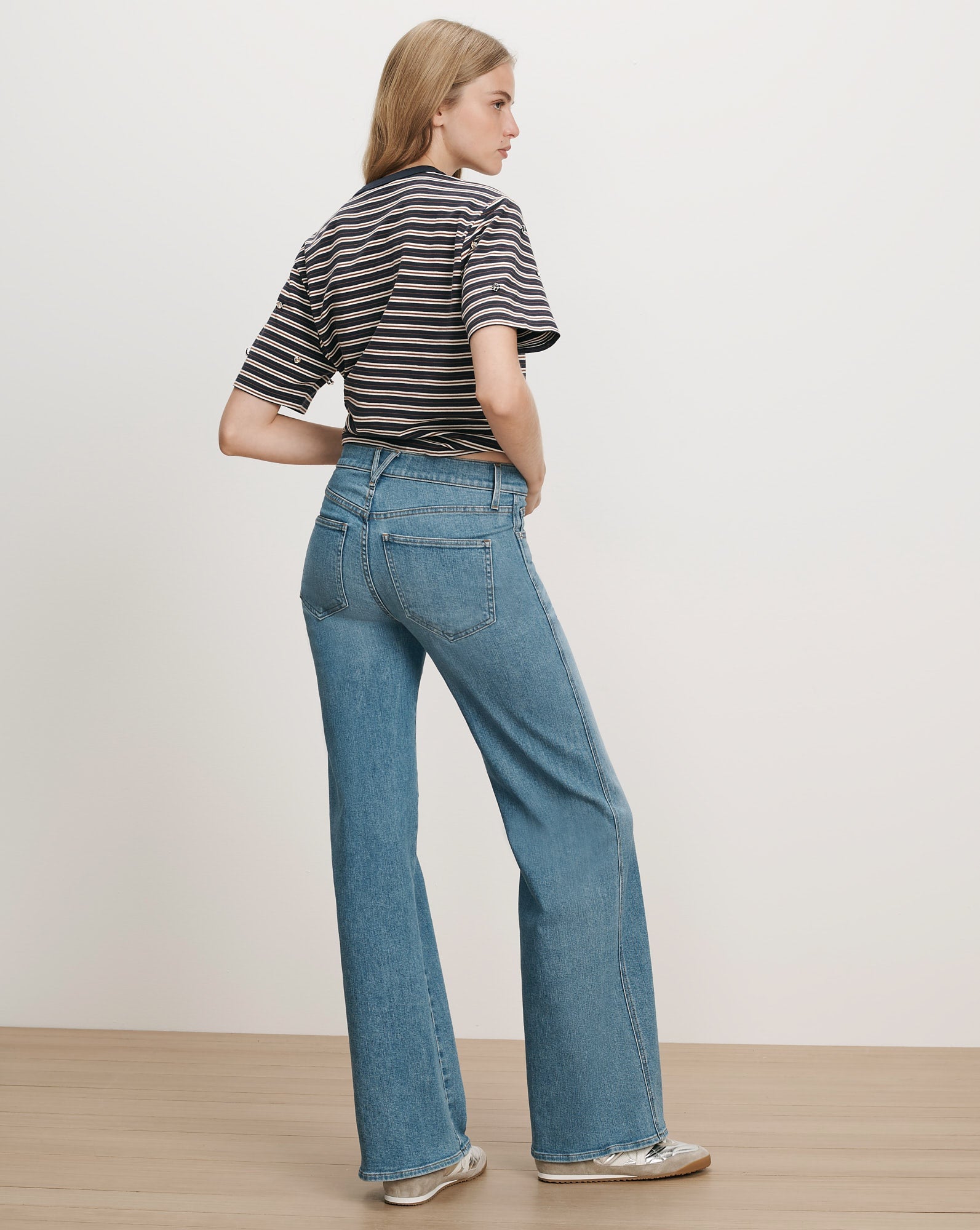 Taylor Mid-Rise Wide-Leg Jean