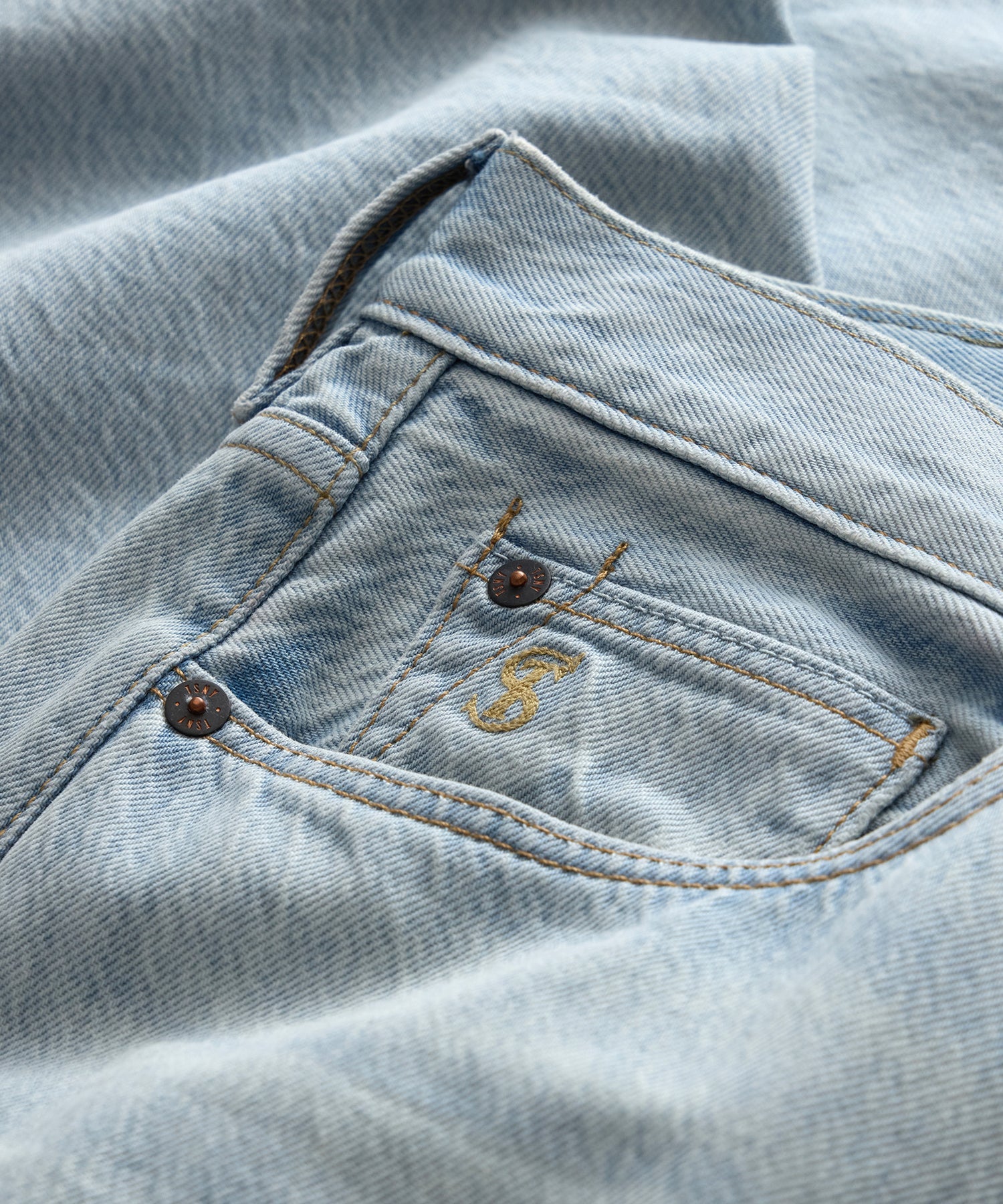 Relaxed Summerweight Jean in Bleachout