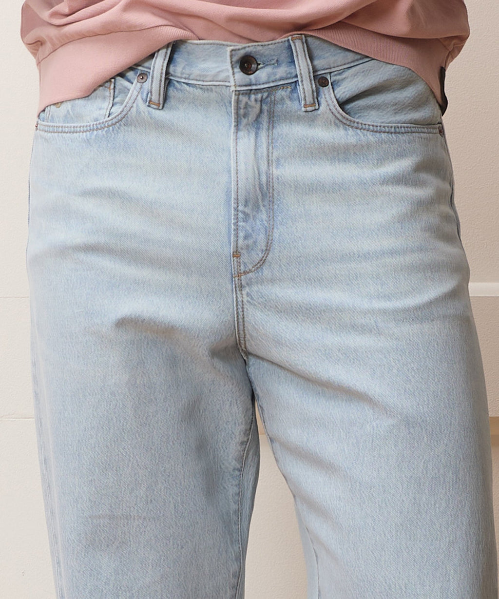 Relaxed Summerweight Jean in Bleachout