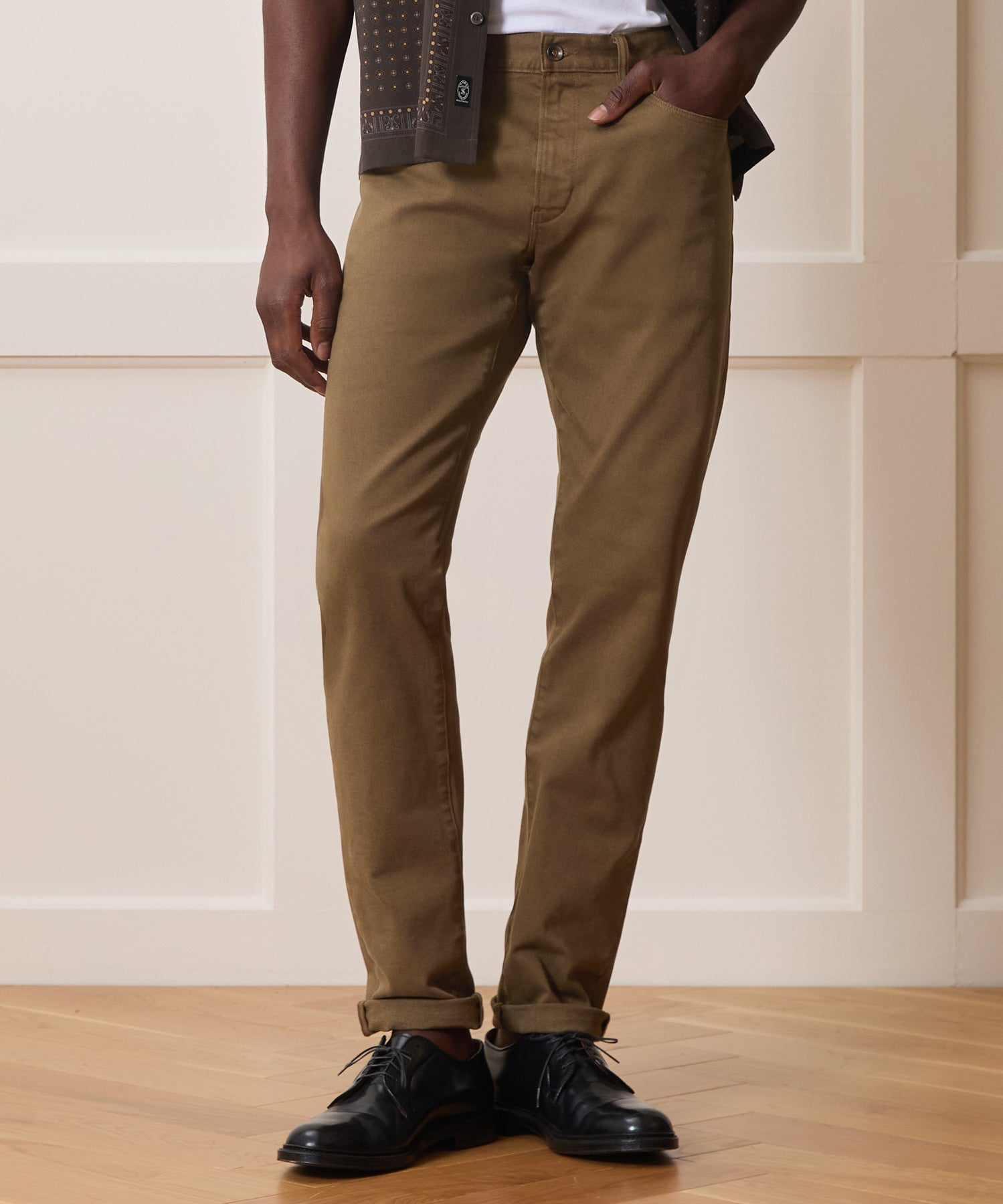 Slim Fit 5-Pocket Chino