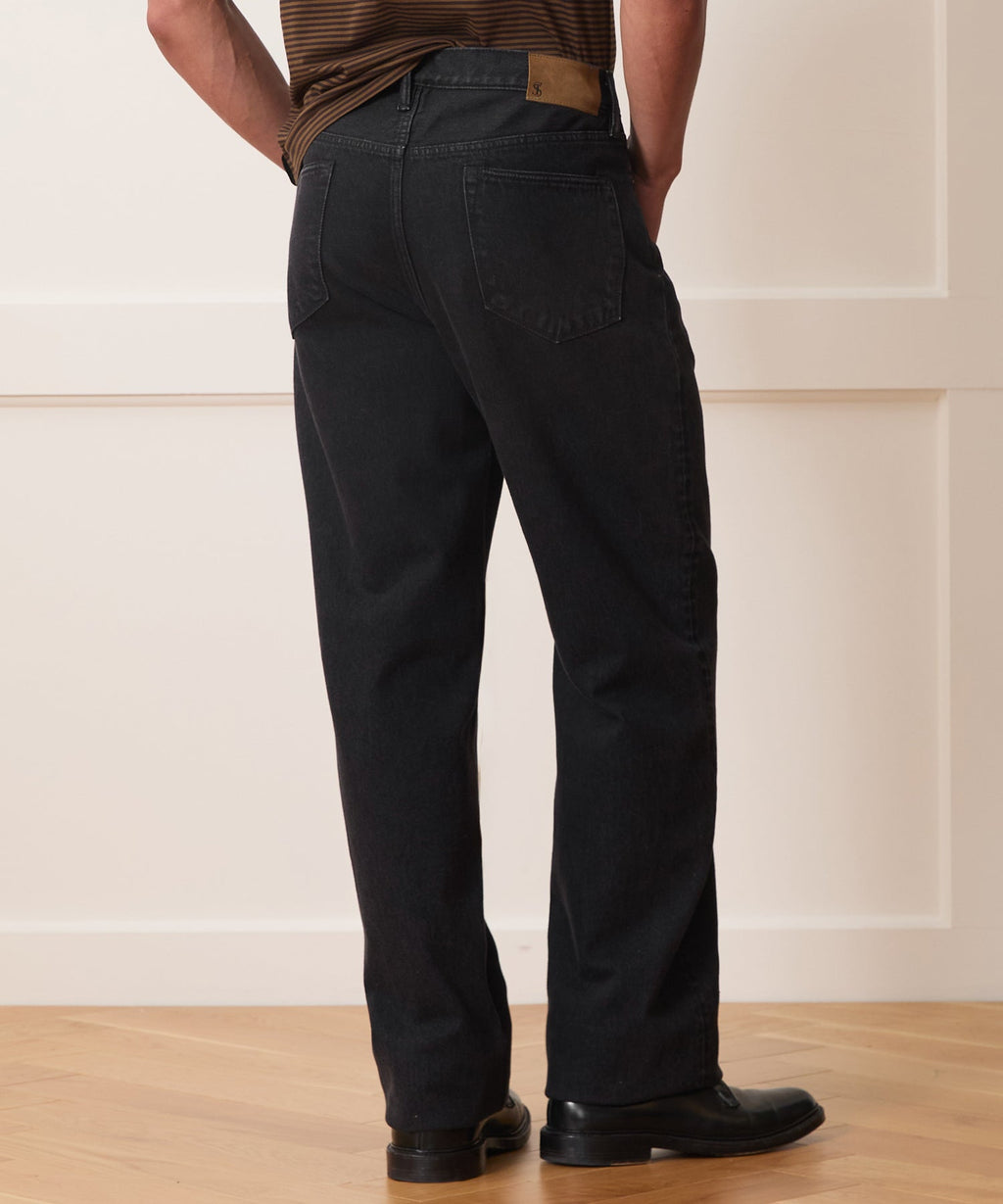 Relaxed Fit Jean in Black