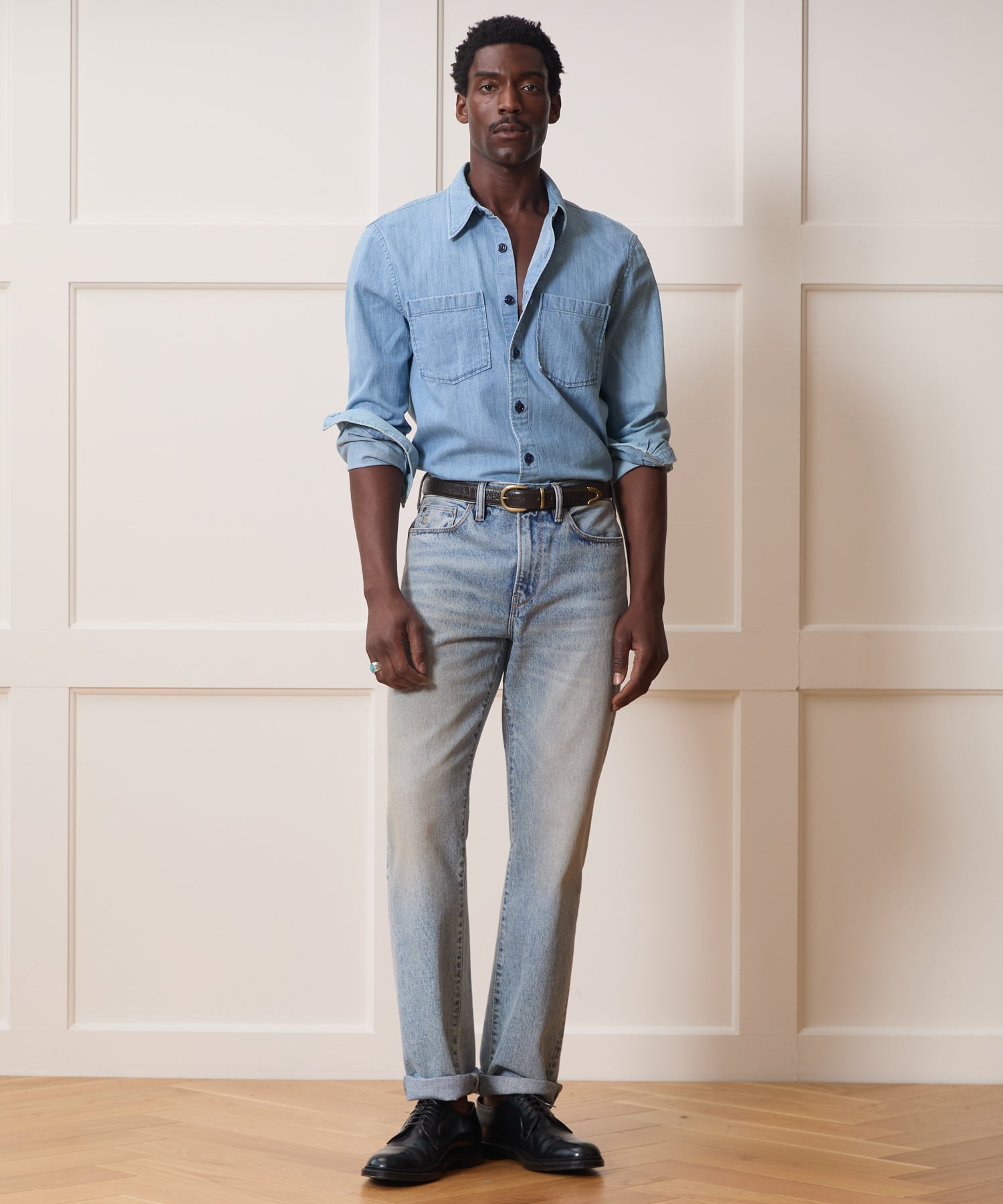 Straight Fit Jean in Light Indigo