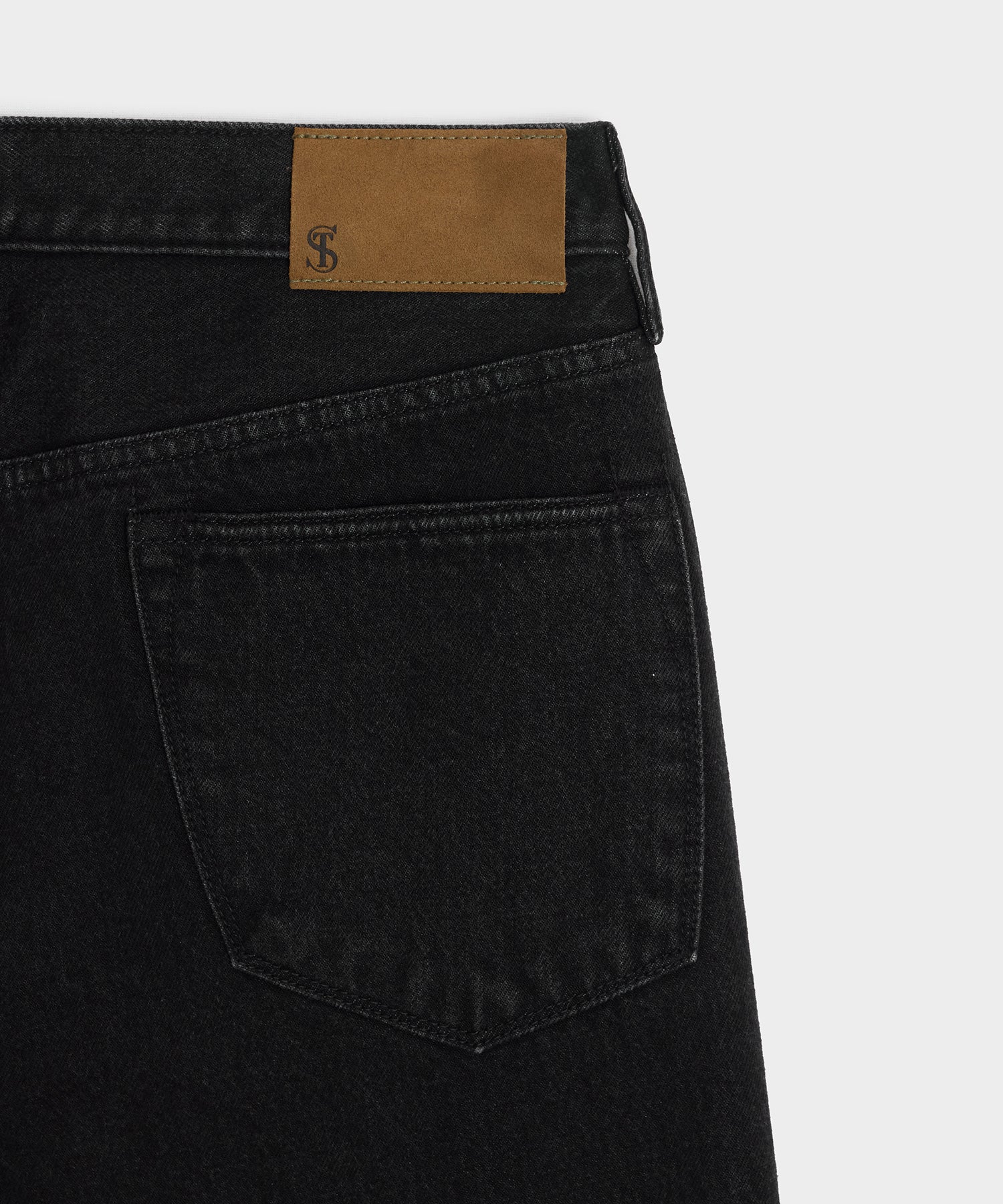 Relaxed Fit Jean in Black