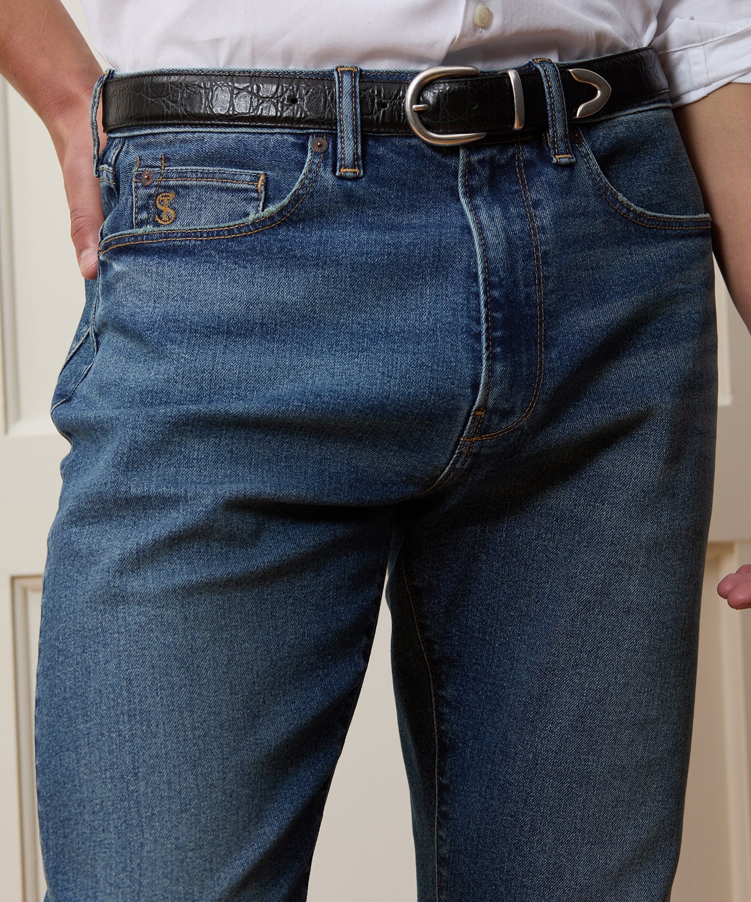 High-Rise Slim Stretch Jean in Medium Indigo