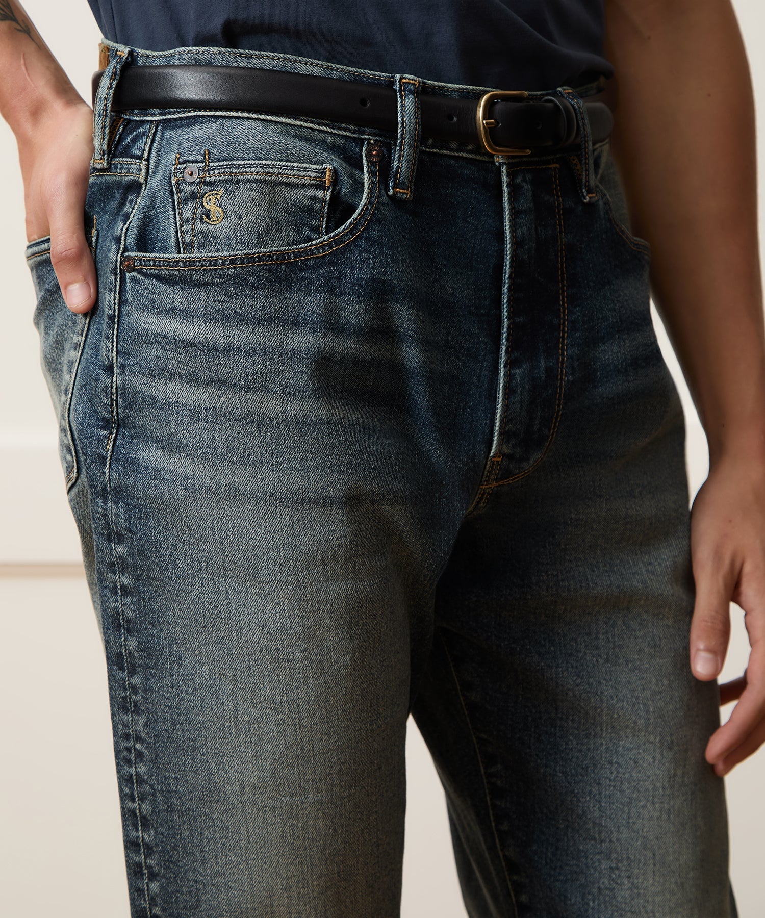 High-Rise Slim Stretch Jean in Vintage Knee