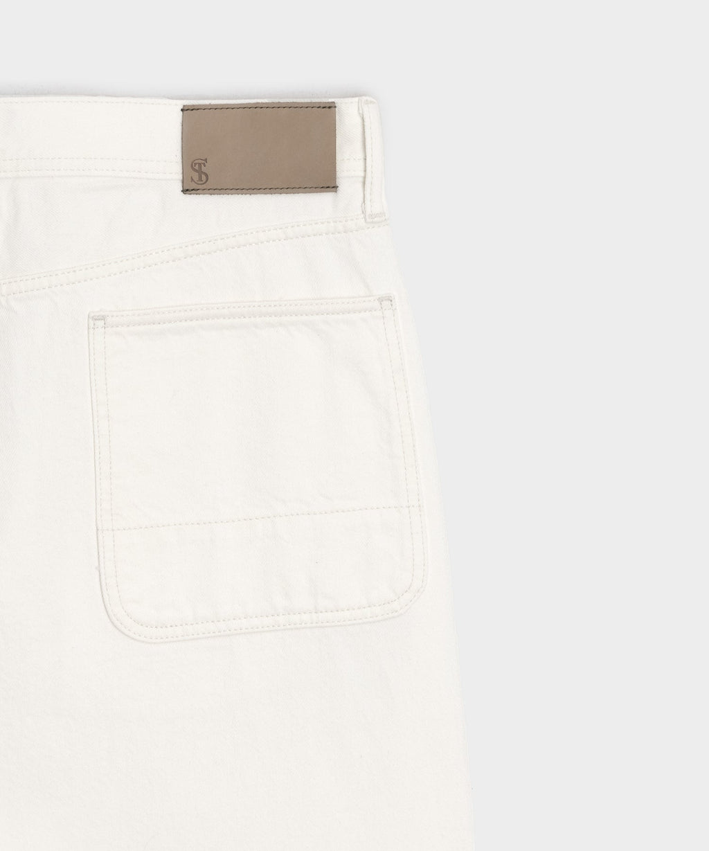 Relaxed Barrel Jean in White