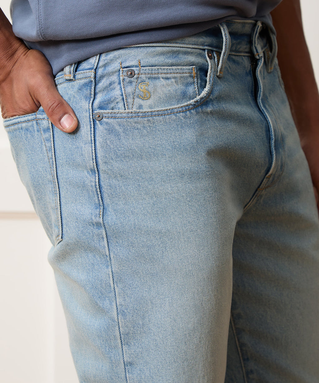 Straight Fit Jean In Bleachout