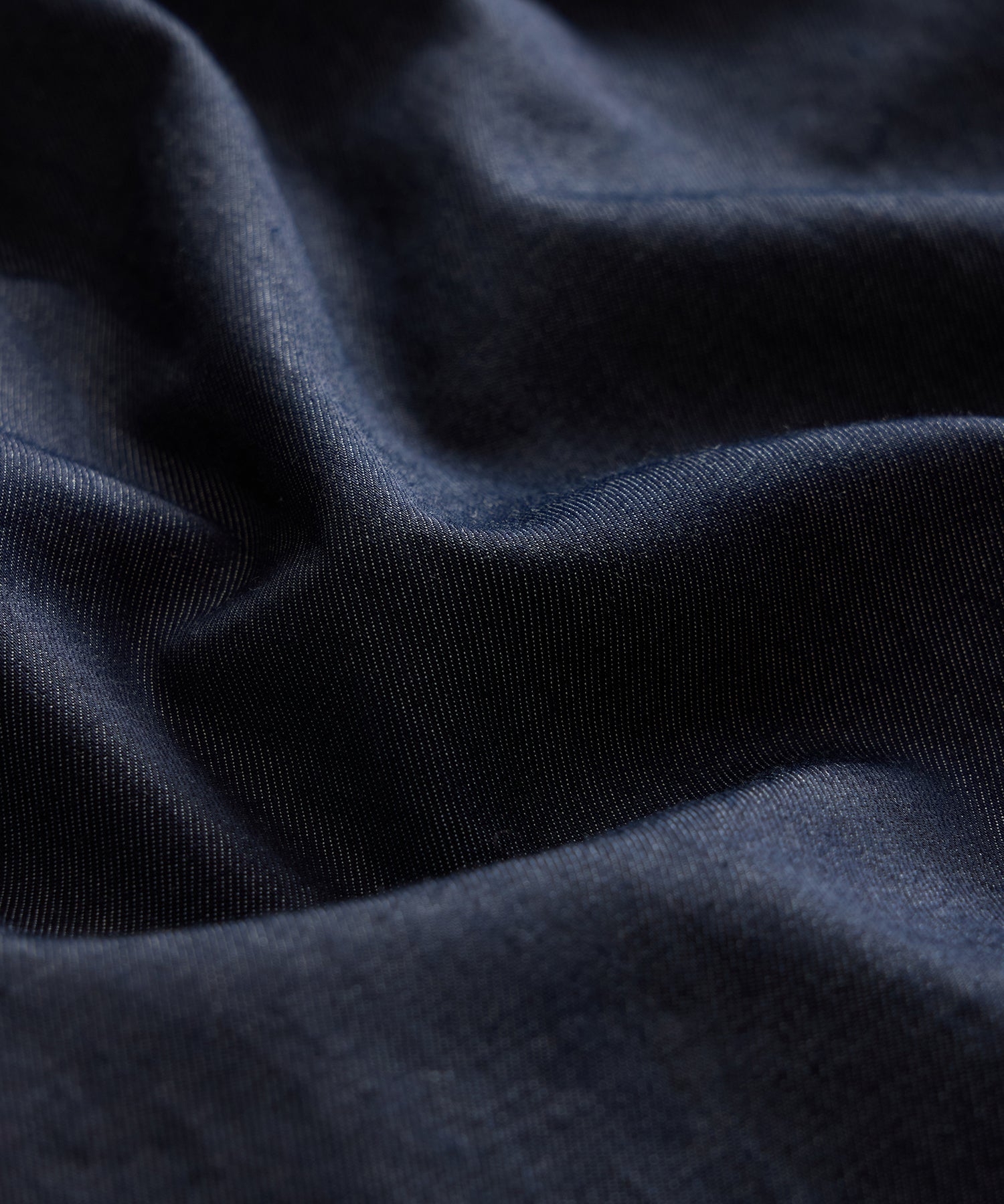 Chambray Spread Collar Dress Shirt