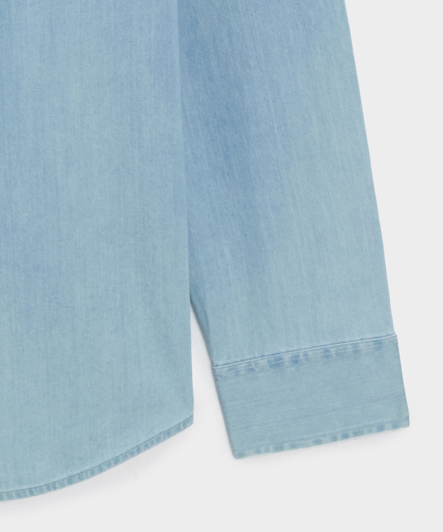 Chambray Spread Collar Dress Shirt