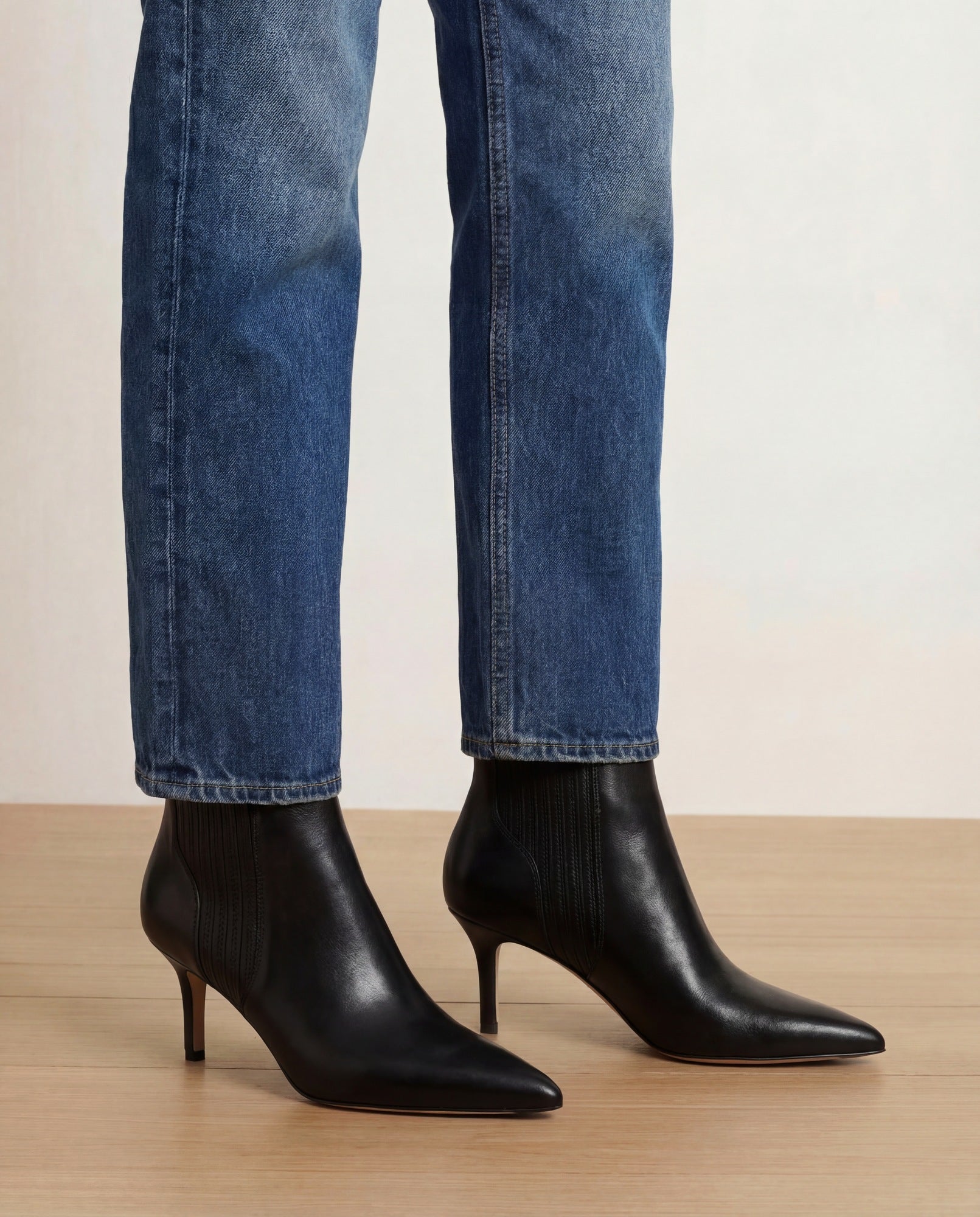 Lisa Mid-Heel Ankle Boot