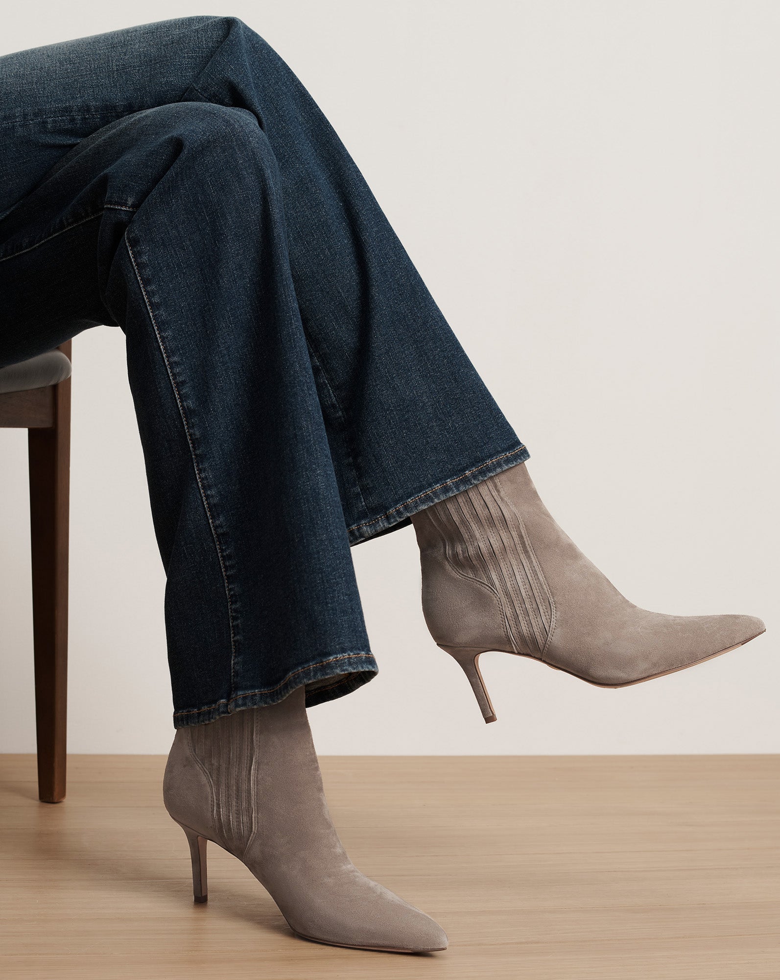 Lisa Mid-Heel Ankle Boot