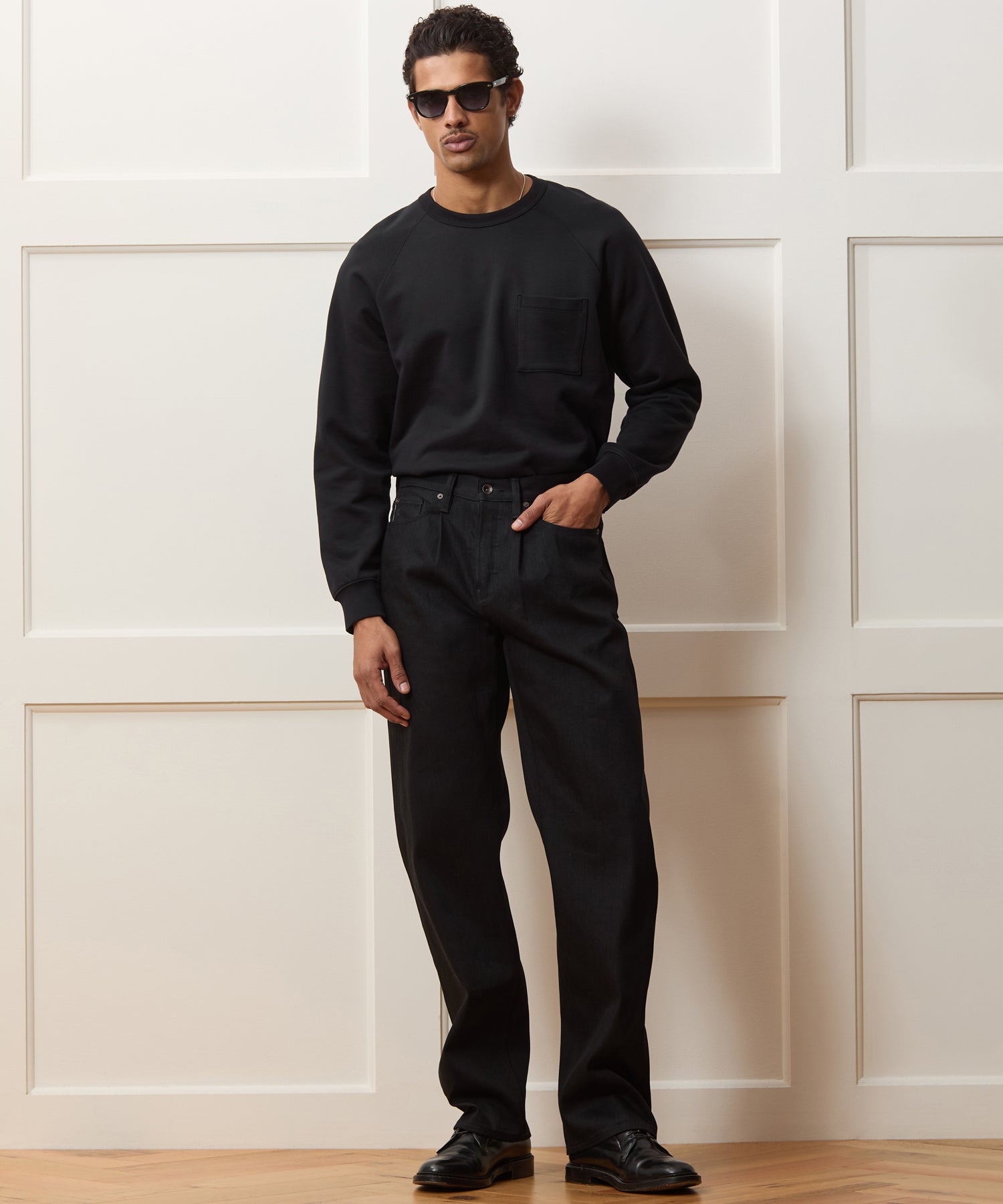 Relaxed Rigid Selvedge Pleated Jean in Black