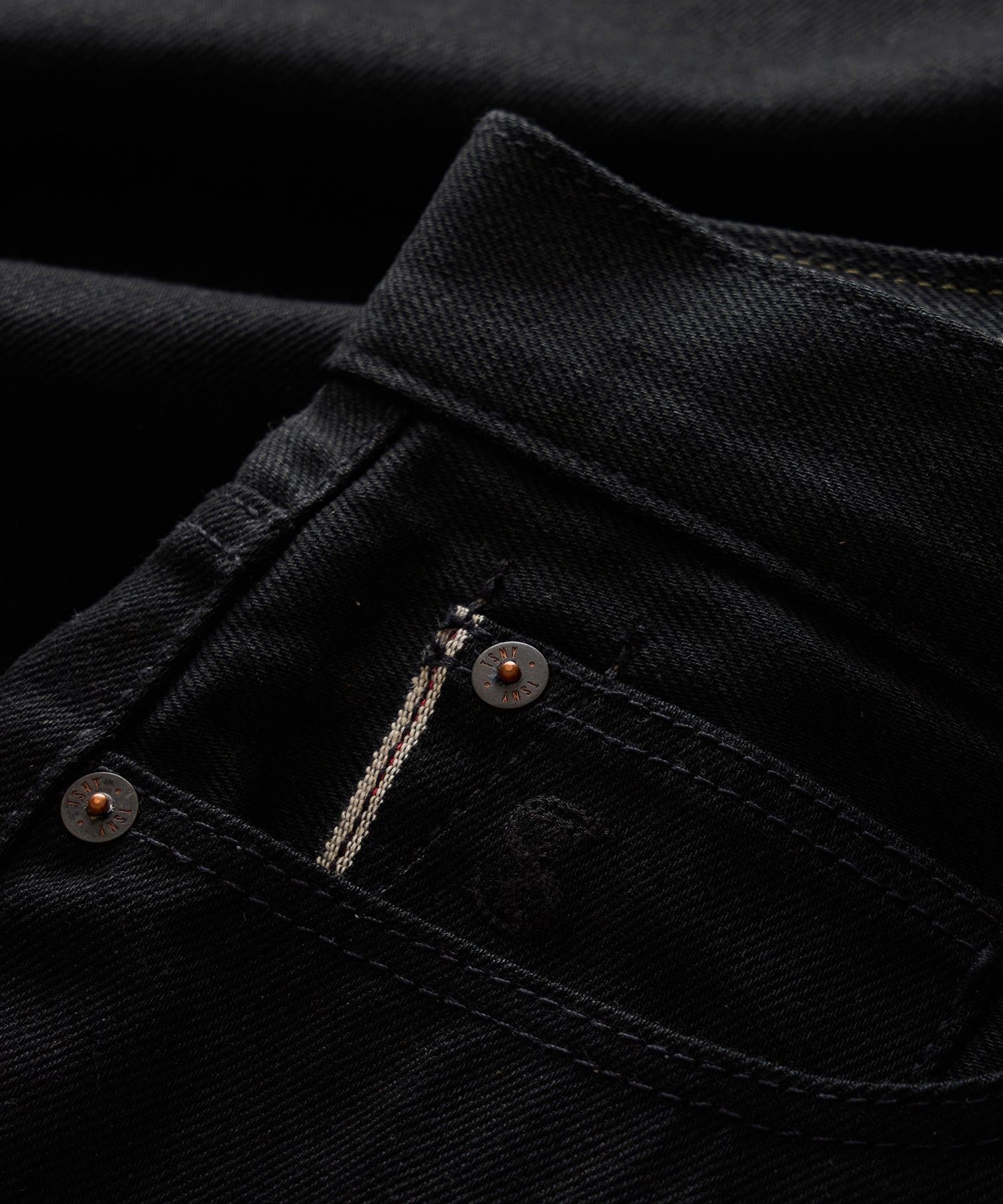 Relaxed Rigid Selvedge Pleated Jean in Black