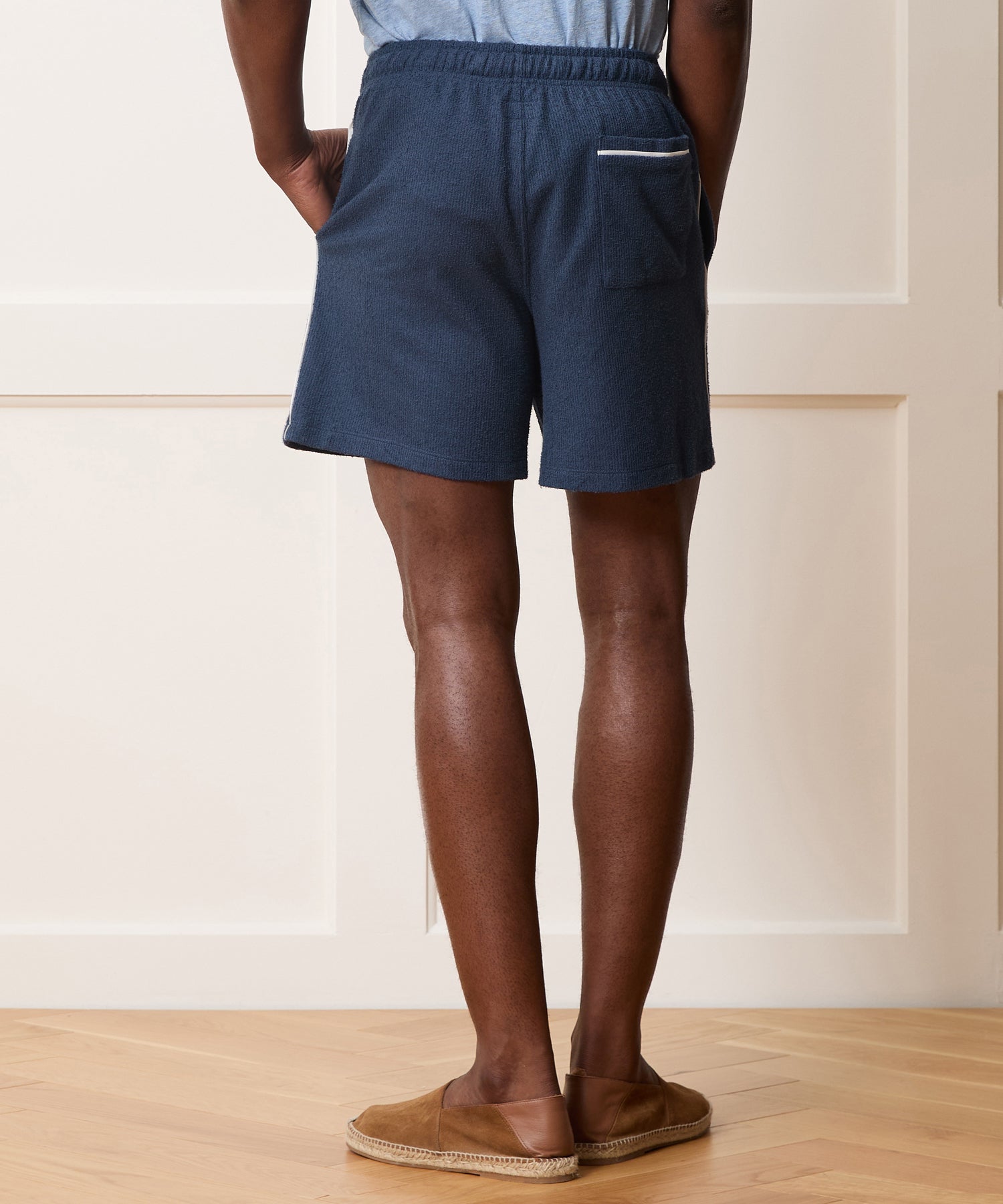 7" Bouclé Short