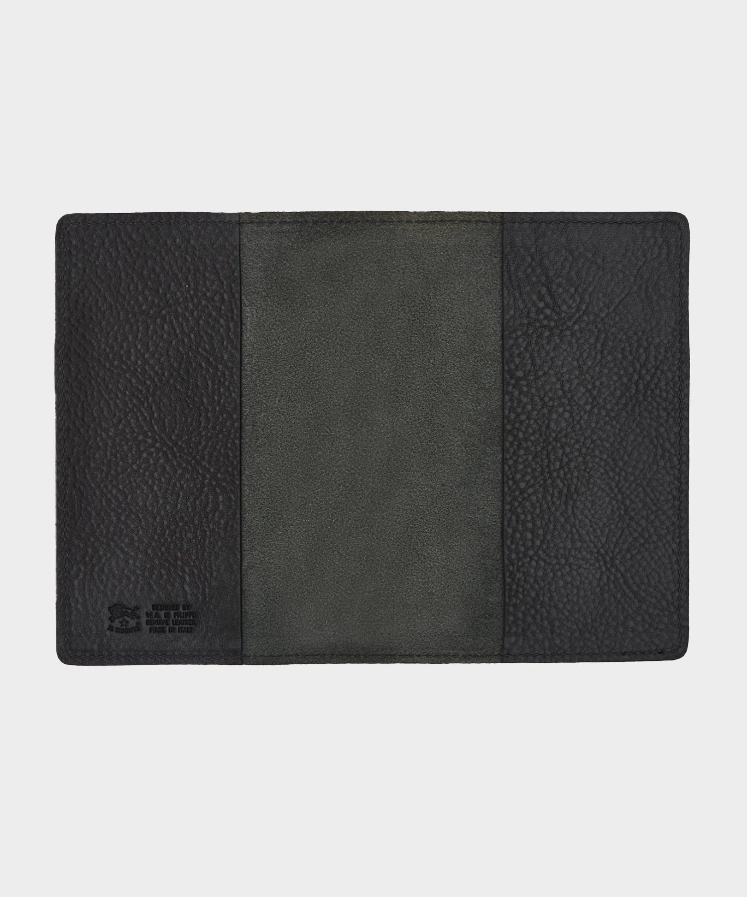 Il Bisonte Leather Passport Holder in Black