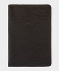 Il Bisonte Leather Passport Holder in Black