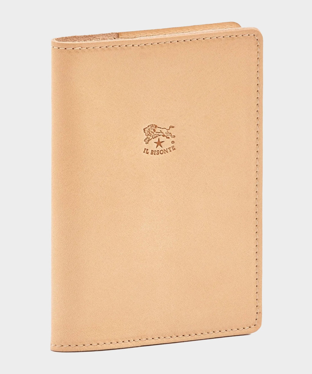 Il Bisonte Leather Passport Holder in Natural