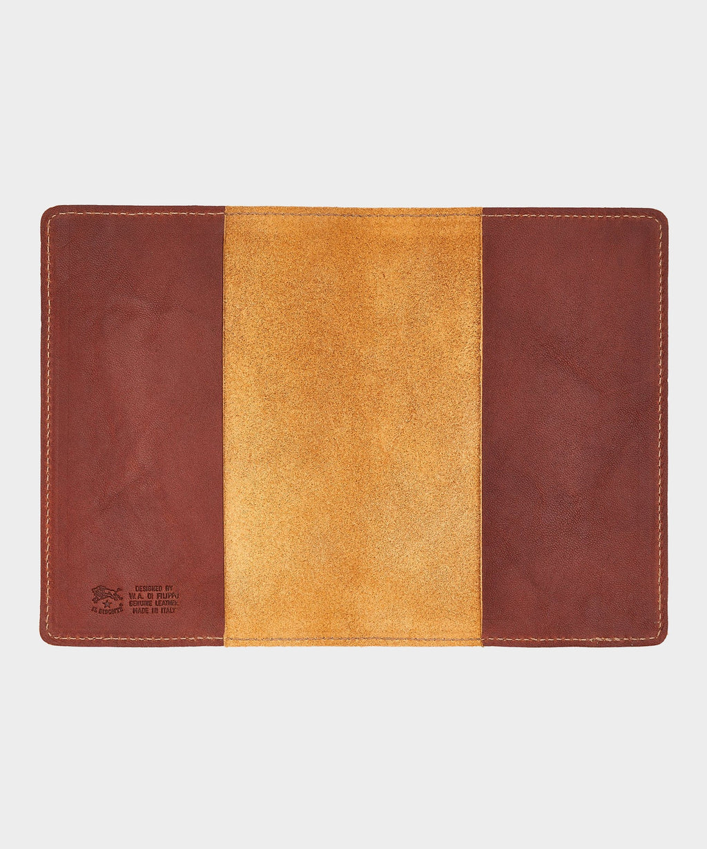Il Bisonte Leather Passport Holder in Brown