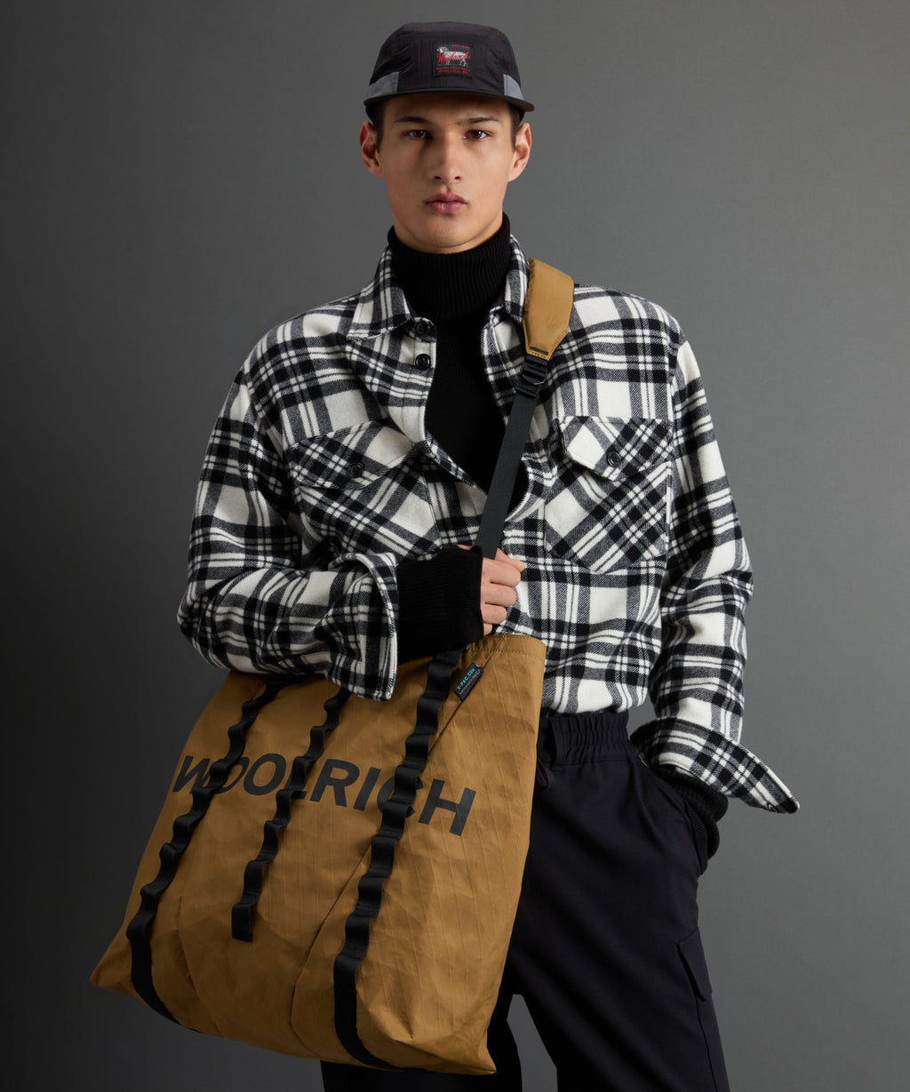 Todd Snyder X Woolrich Cashmere Shirt Jacket in Black Plaid
