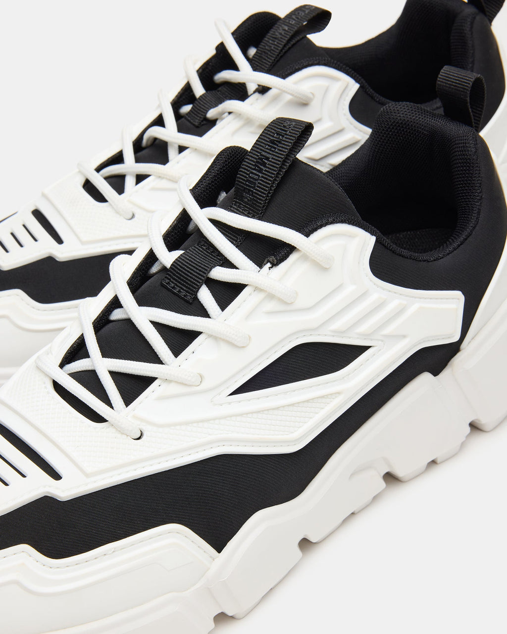 PACE BLACK/WHITE