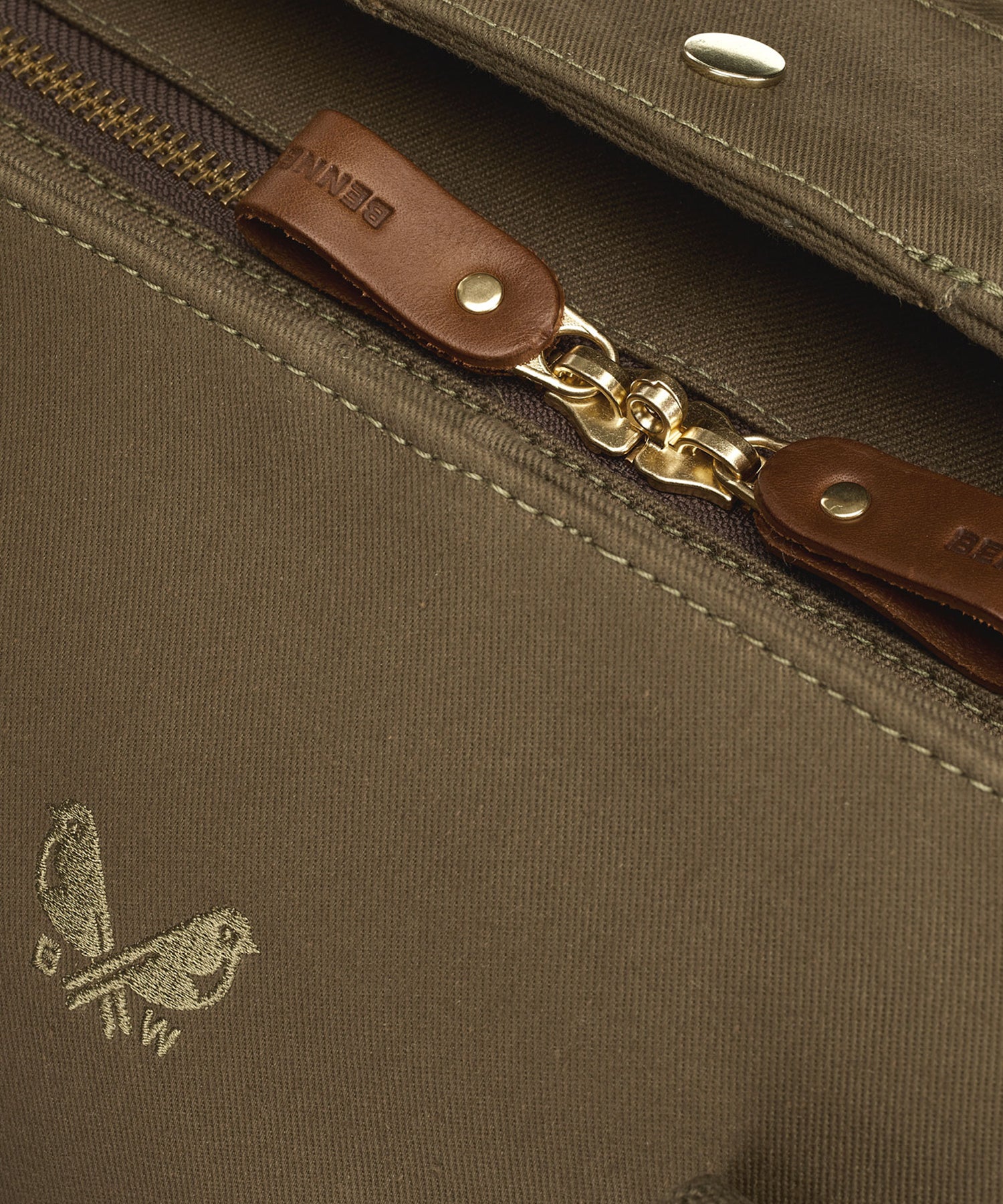 Bennett Winch Canvas Suit Carrier Holdall