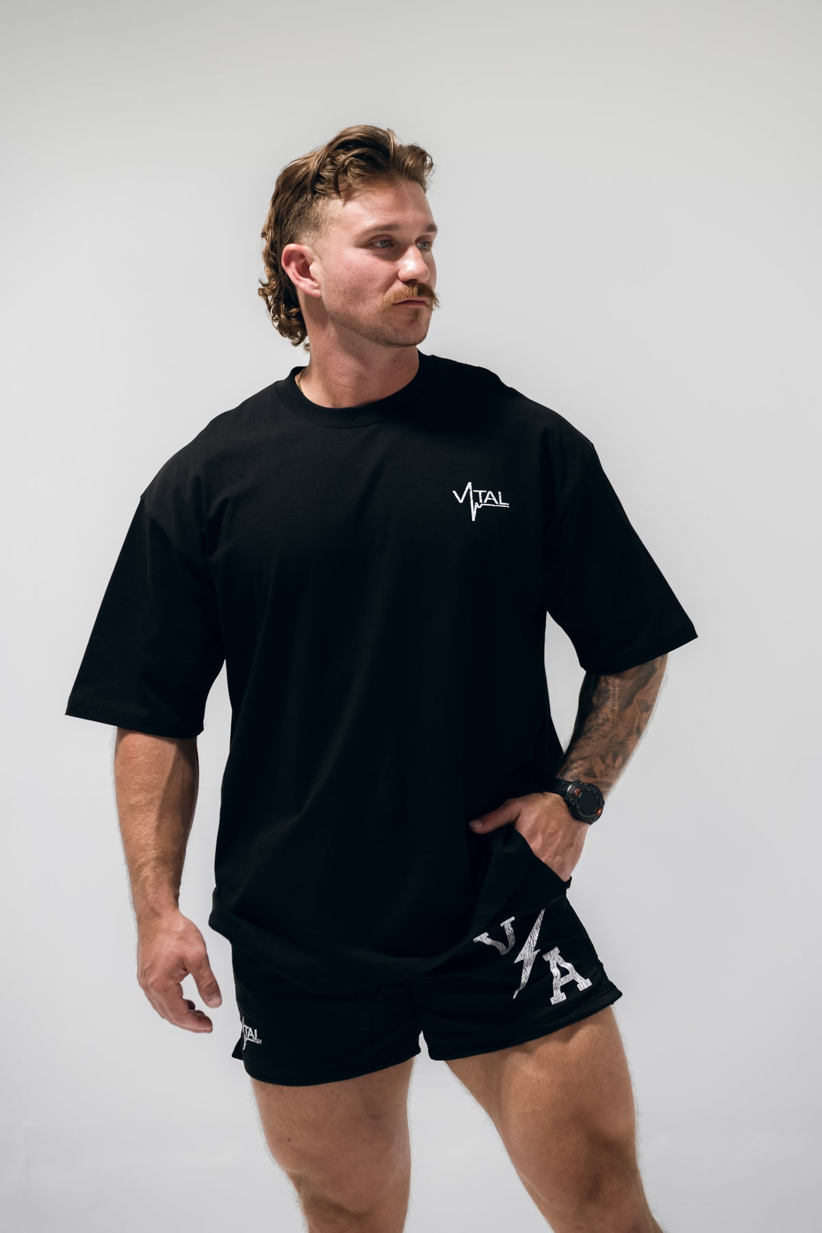 Combat Mesh Shorts 5" - Black/Distressed White
