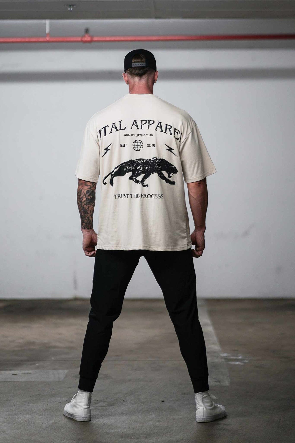 Oversized Pump Cover T-Shirt - Focus T