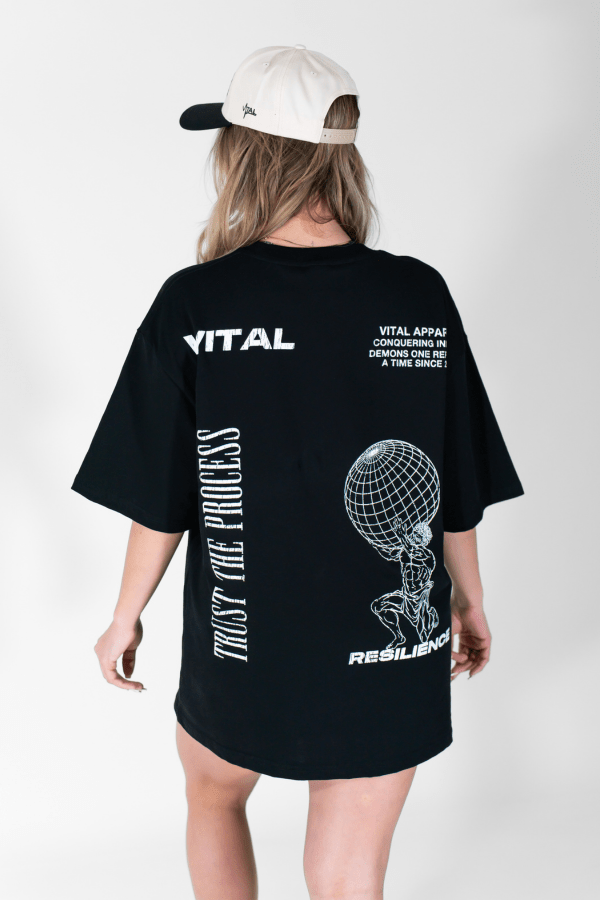 Oversized Pump Cover T-Shirt - Conquer T Black/White